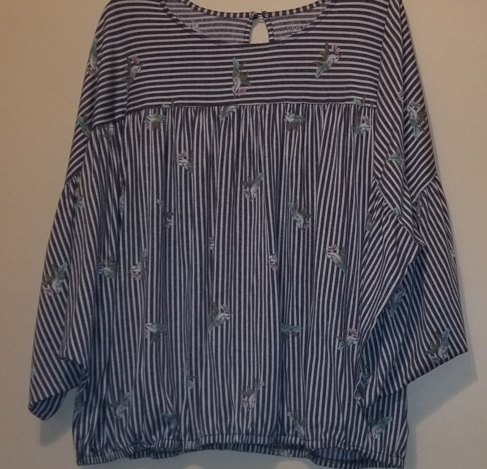 Time & Tru Bat Winged Top